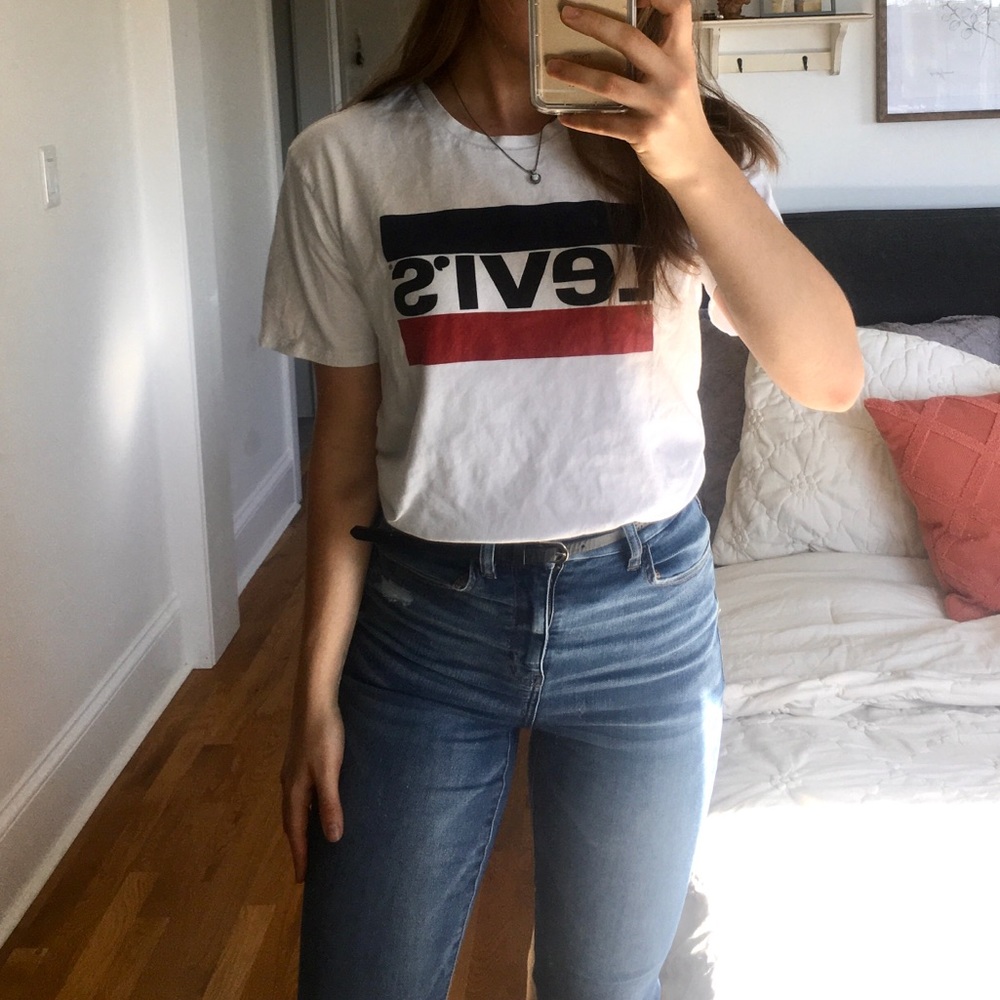 Levi’s White T-shirt